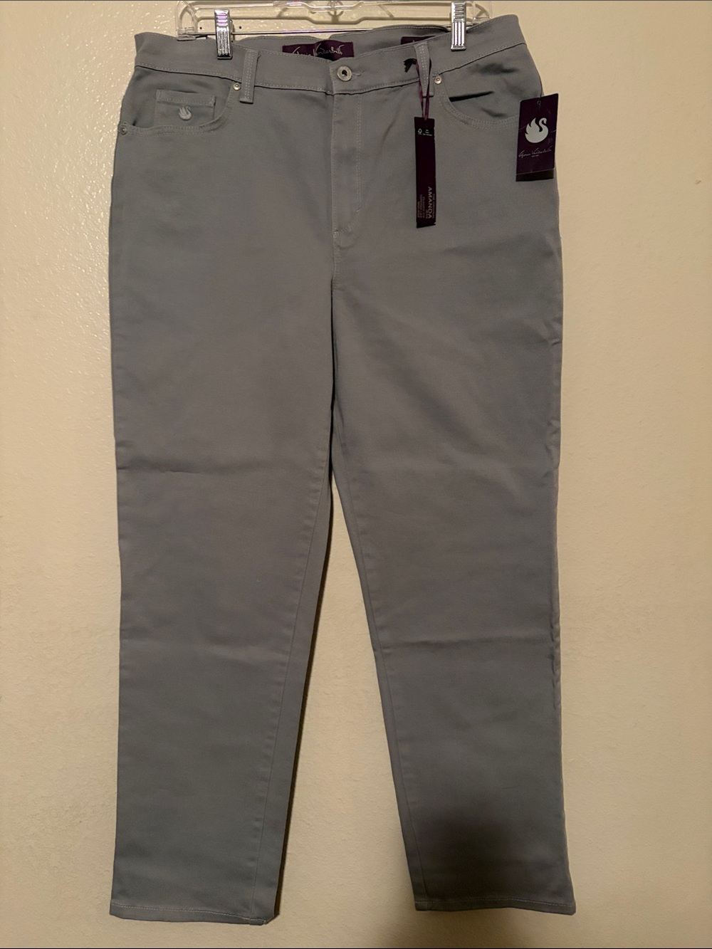 Gloria Vanderbilt Straight Jeans in Light Gray